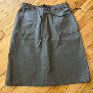 New Banana Republic Utility Skirt.  Front pockets. Drawstring.  Size 4.